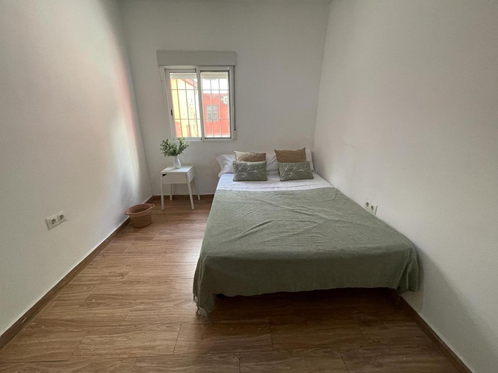 Triana Roomable Seville Exterior photo