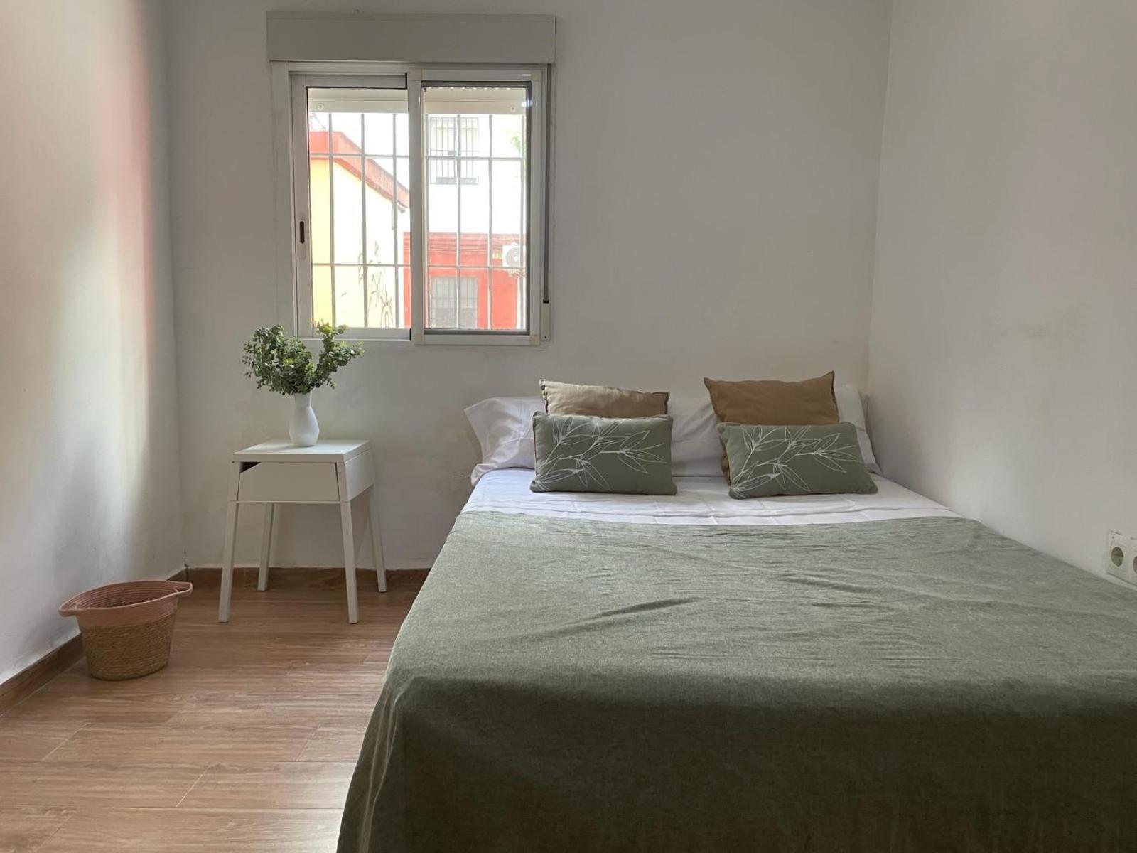 Triana Roomable Seville Exterior photo